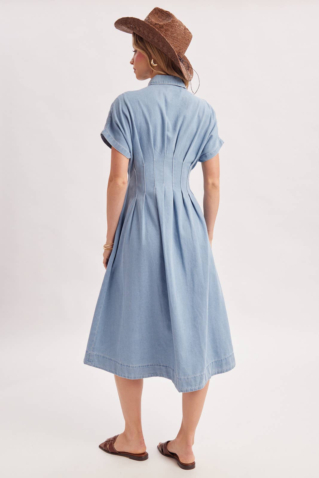 BUTTON DOWN PLEATED WAIST DENIM SHIRT DRESS: LT.WASH / M