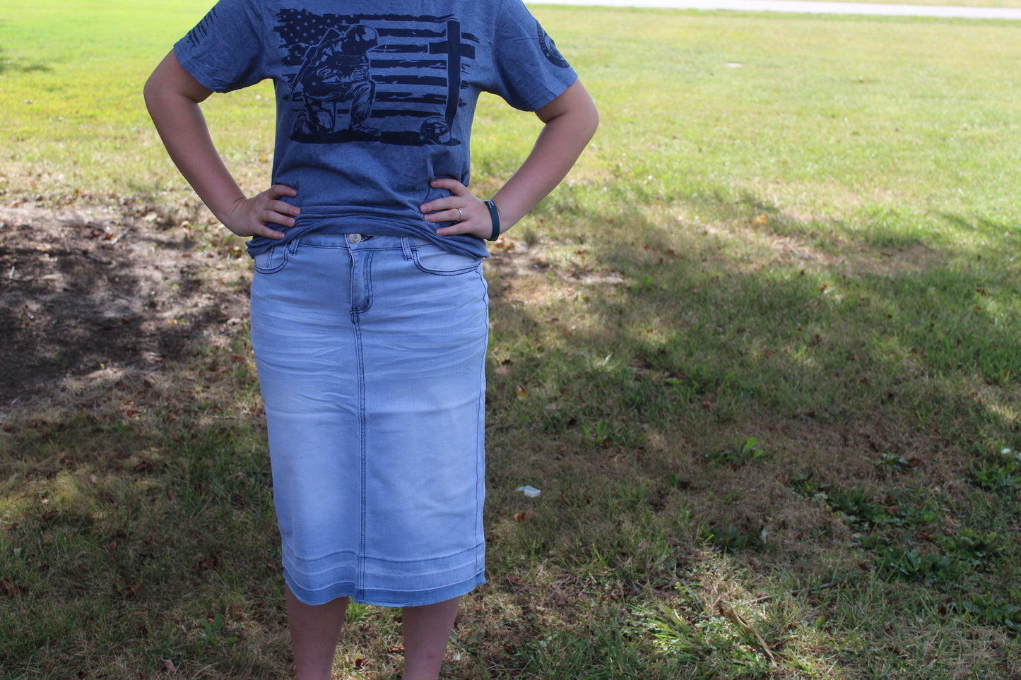 Light Indigo Stitched Pattern Pockets Denim Skirt
