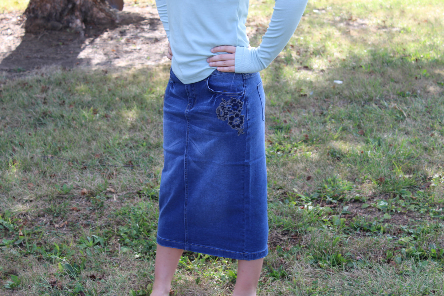 Dark Blue Embroidered Flower Denim Skirt